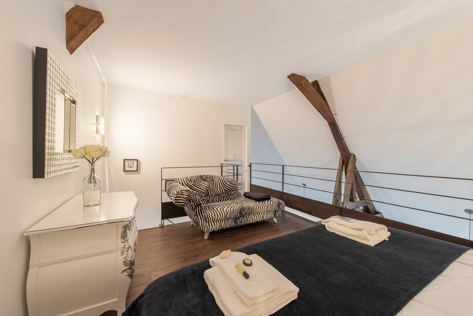 Le Loft De La Rochepot Apartment Бон Екстериор снимка